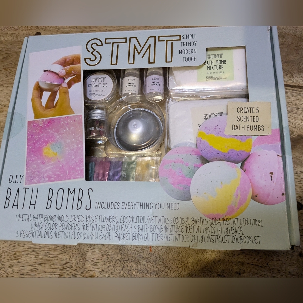 NWT STMT DIY Bath bomb making kit Pink Yellow